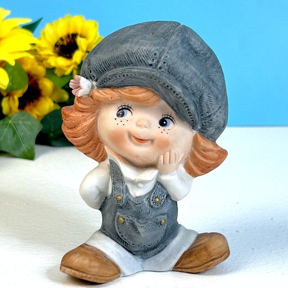 Vintage ARDCO Ceramic Figurine 4.5" Freckle Face‎ Girl Denim Jean Hat & Overalls - Picture 1 of 5